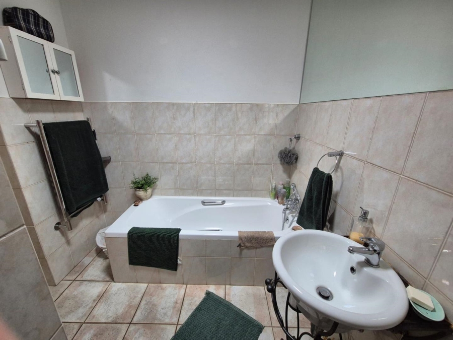 To Let 3 Bedroom Property for Rent in Old Place Western Cape